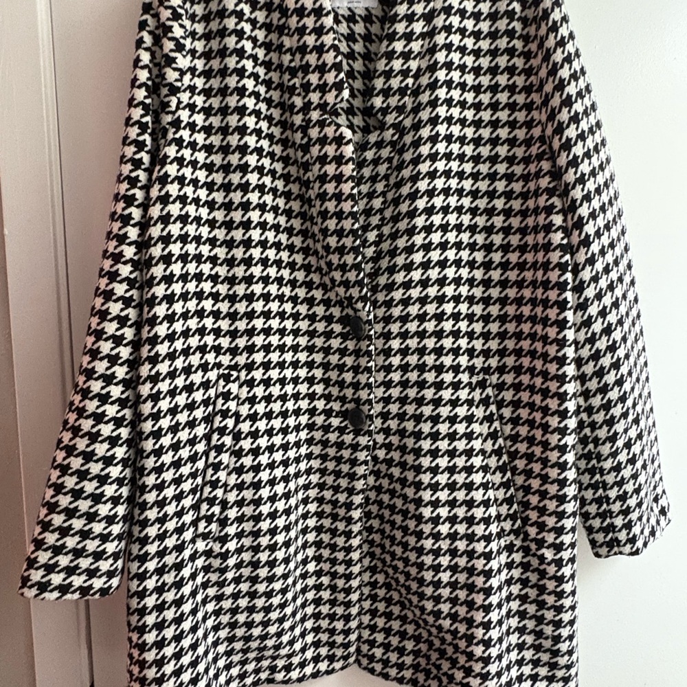 Old Navy Black and White Blazer Classic Checkered Design